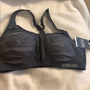 NWT Victoria Secret knockout sports bra